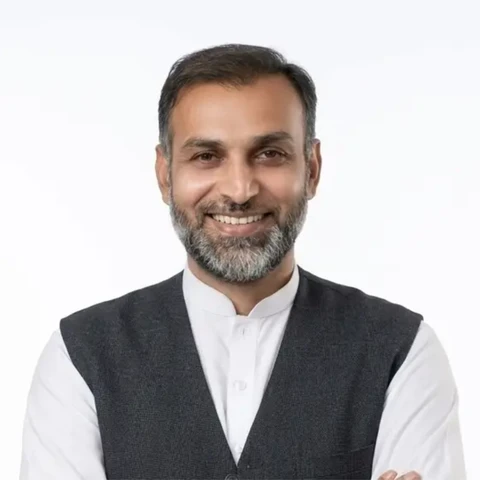 Muhammad Ansar Iqbal, founder and designer at Revectora